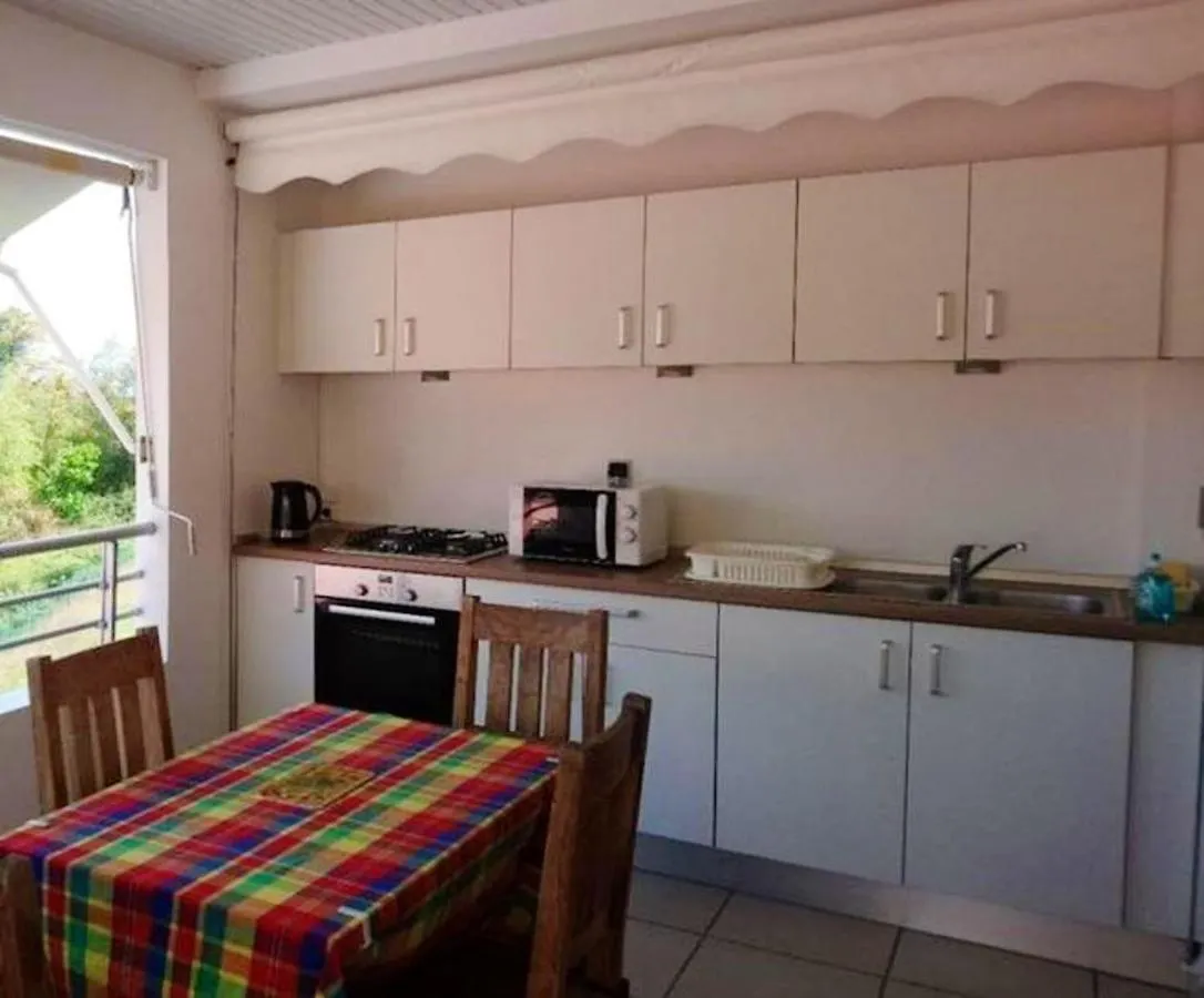 Studio Charmant Vue Mer Et Montagne A La Trinite 40 M² + Balcon Martinik
