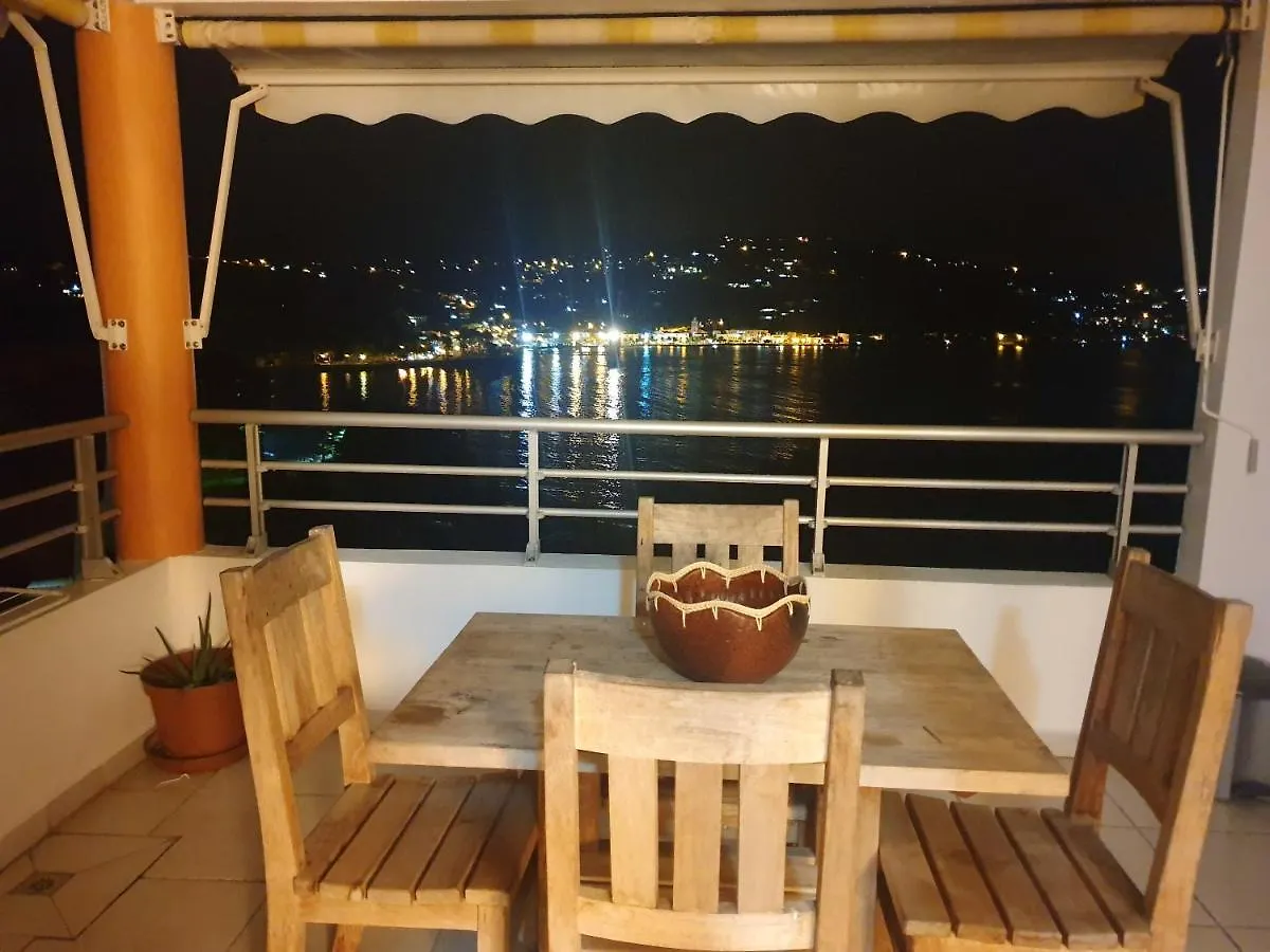 Daire Studio Charmant Vue Mer Et Montagne A La Trinite 40 M² + Balcon
